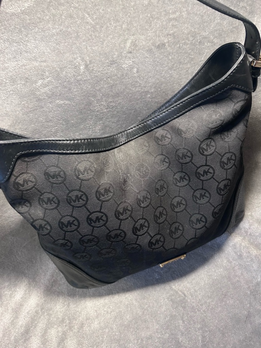 Michael Kors Millbrook Hobo w/ Monogram Canvas & Leather Trim - Picture 4 of 8
